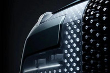 玩起光影艺术 仰望首款越野车R1预告图