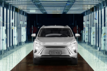 上汽通用新工厂投产 别克E5试装车下线