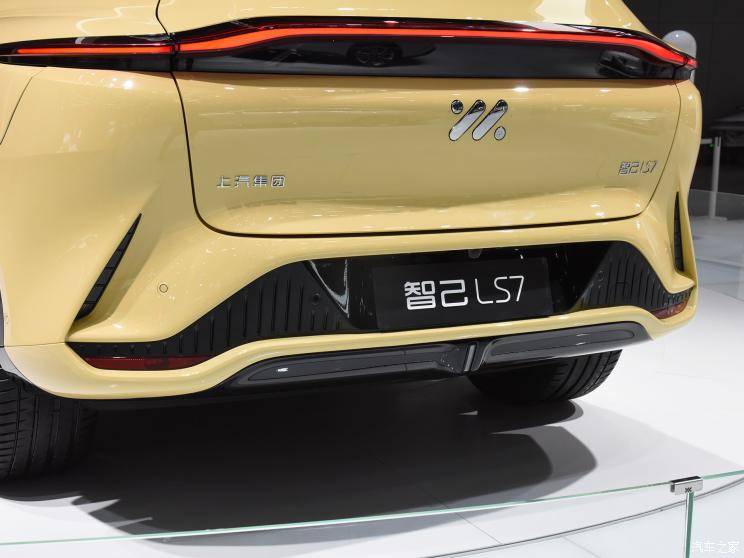 智己汽車(chē) 智己LS7 2023款 100kWh 四驅(qū)版