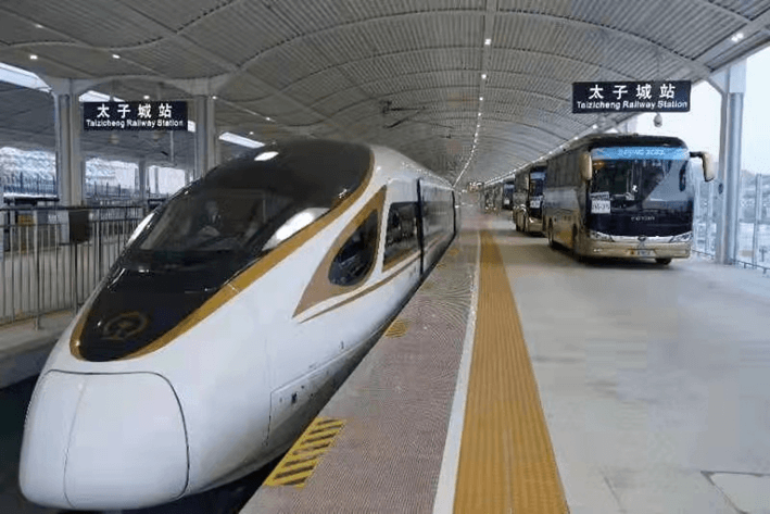 冬奧賽場(chǎng)，多家車企“同臺(tái)競(jìng)技”，歐輝為何能拿下三個(gè)“唯一”