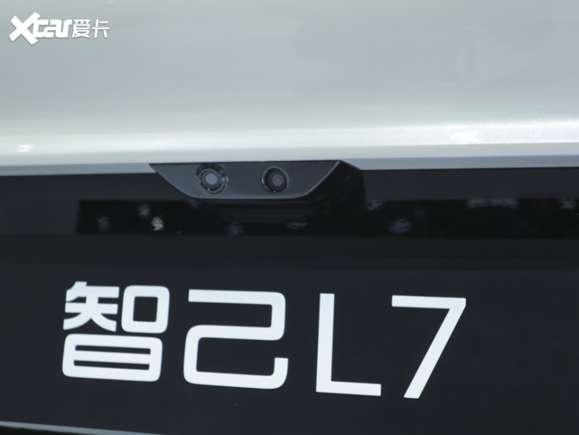 智己汽車2021款智己L7