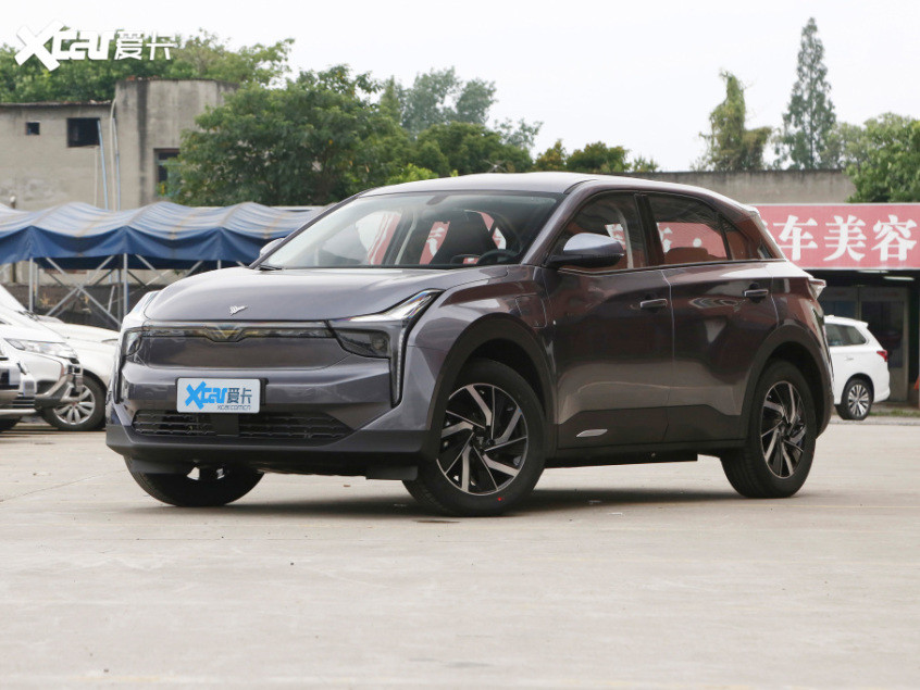 合眾汽車2021款哪吒U