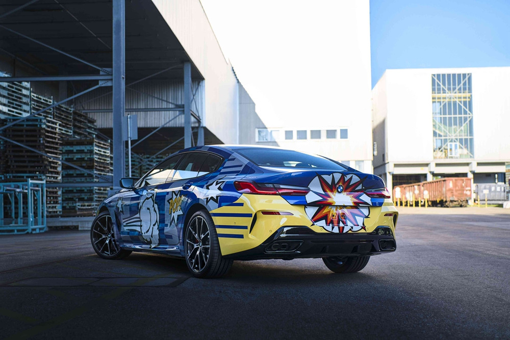 03. THE 8 X JEFF KOONS限量收藏款車型側(cè)面與尾部.jpg