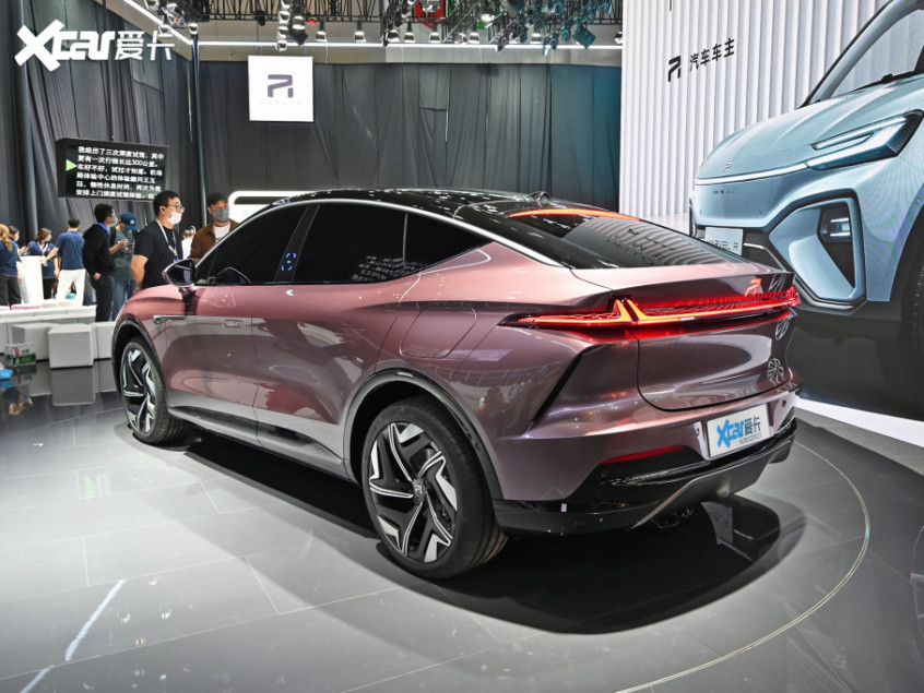 上汽集團(tuán)2021款R汽車ES33