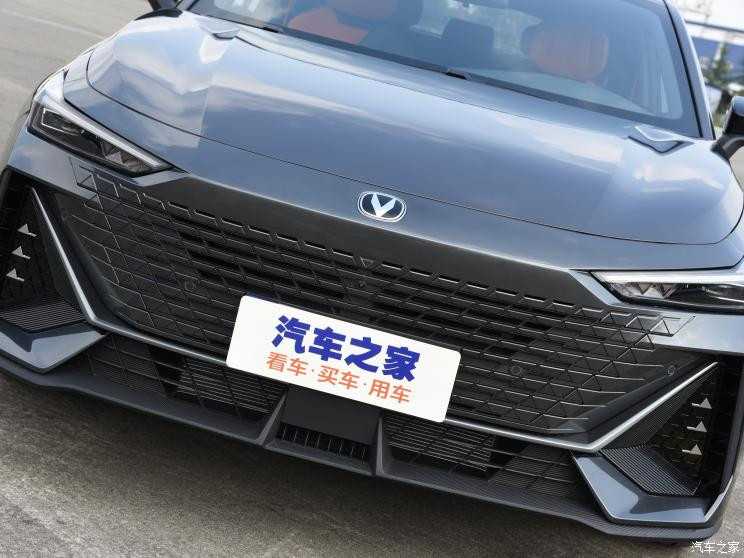 长安汽车 长安UNI-V 2022款 1.5T 智慧领航型