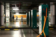 2022年2月公共类充电桩共121.3万台