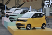 宏光MINIEV“杀死”五菱高端化｜疯狂的小车