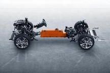 原理上看，目前增程式混动和插电式混动谁的效率高？