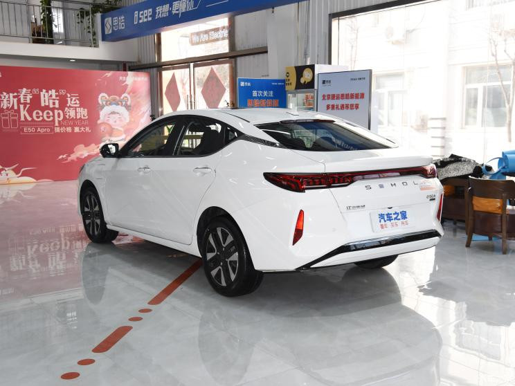 Jiang Automobile Group Sihao Airun, бюджетная версия 2022 года