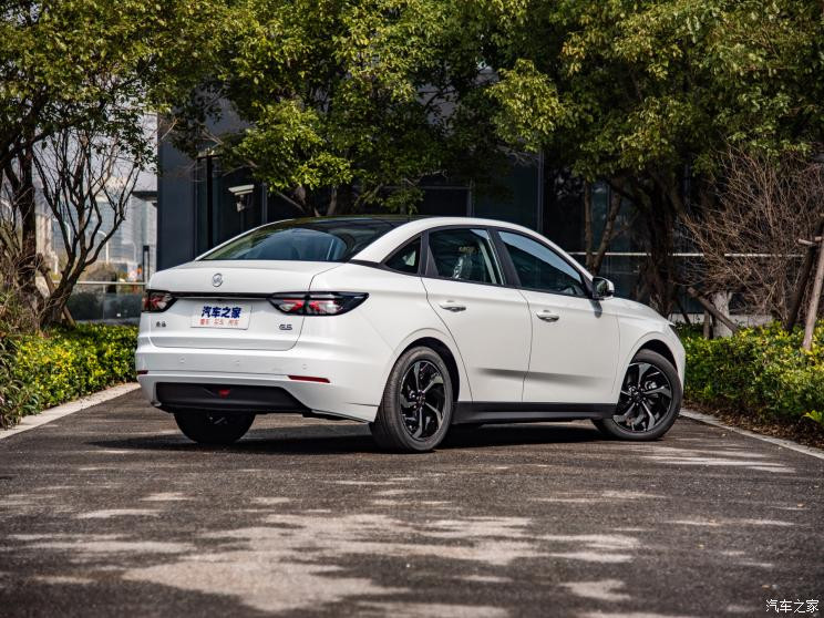威馬汽車 威馬E.5 2022款 智客行