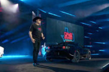 牛仔很忙的马斯克，疯狂内卷的特斯拉