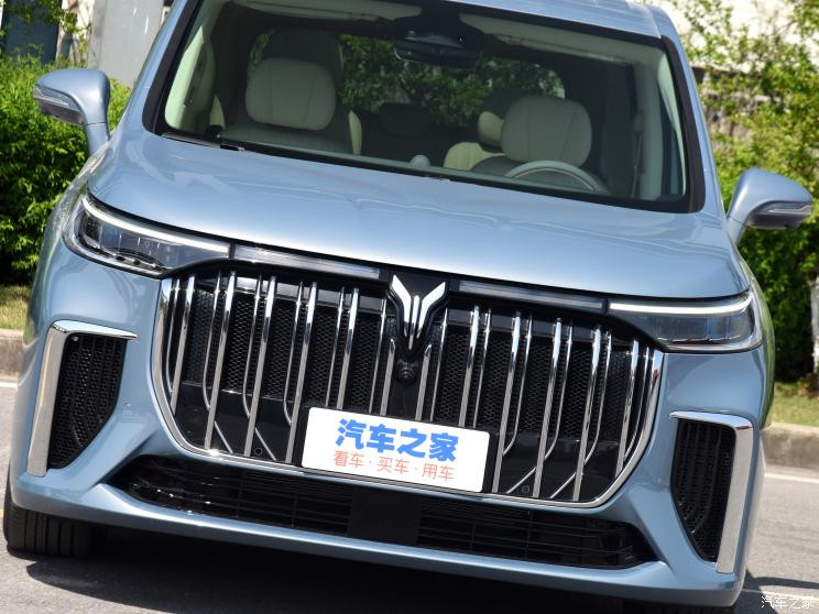 嵐圖汽車(chē) 夢(mèng)想家 2022款 超級(jí)增程 高配版