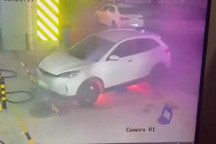 海口一威马EX5充电后起火 官方未做回应