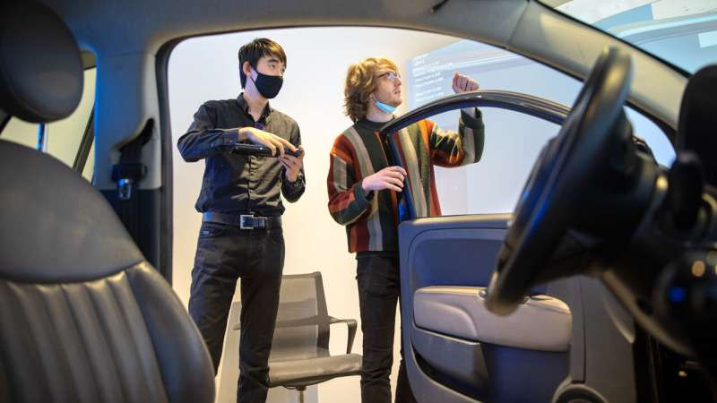 研究人員開發混合現實駕駛模擬器系統 可降低測試車輛系統成本