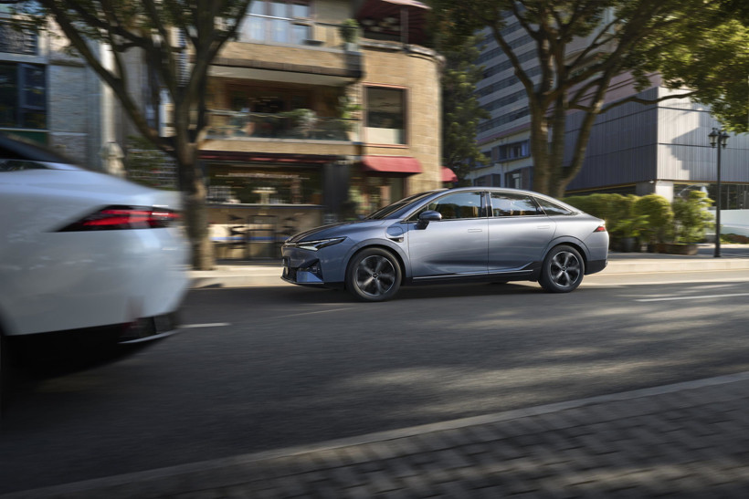 小鵬汽車(chē)官宣三大調(diào)整：新增5款車(chē)型、標(biāo)配智能輔助軟件、變更充電服務(wù)權(quán)益