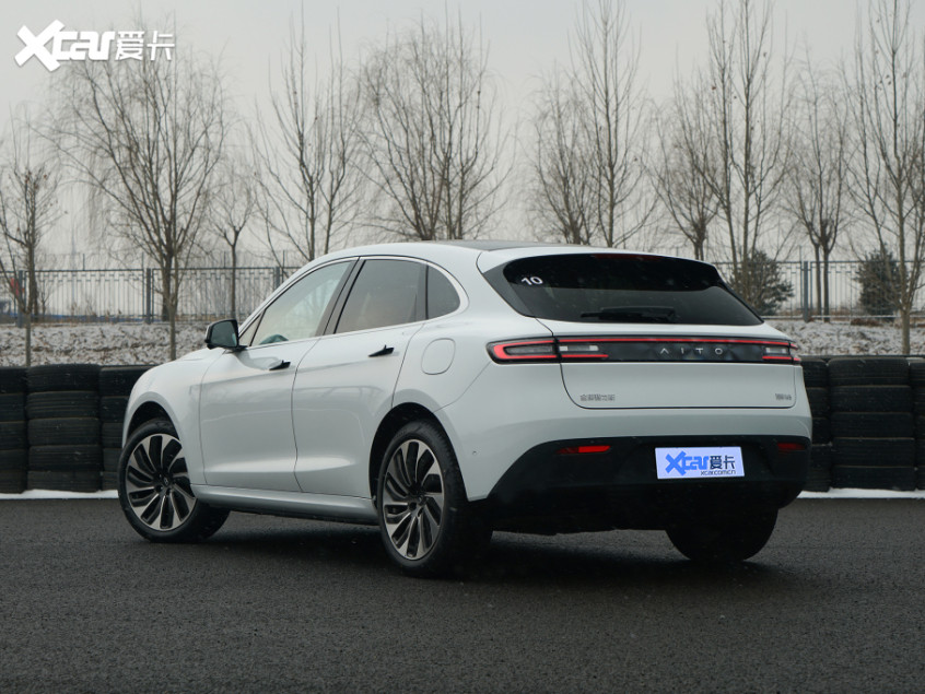 金康賽利斯2022款問界M5