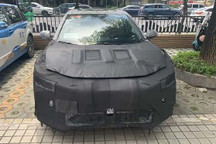 矩形方向盘？丰田bZ5纯电轿车谍照曝光