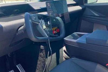变化不小 曝量产特斯拉Cybertruck内饰