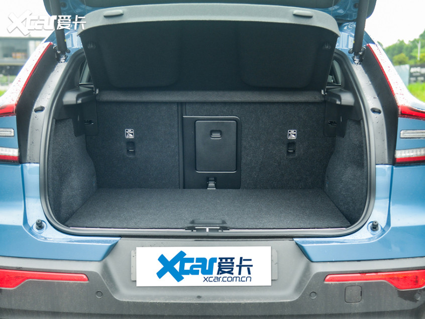 沃尔沃；C40；纯电SUV；轿跑SUV；XC40轿跑版；