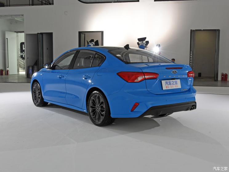 長安福特 ?？怂?2022款 三廂 EcoBoost 180 自動ST Line