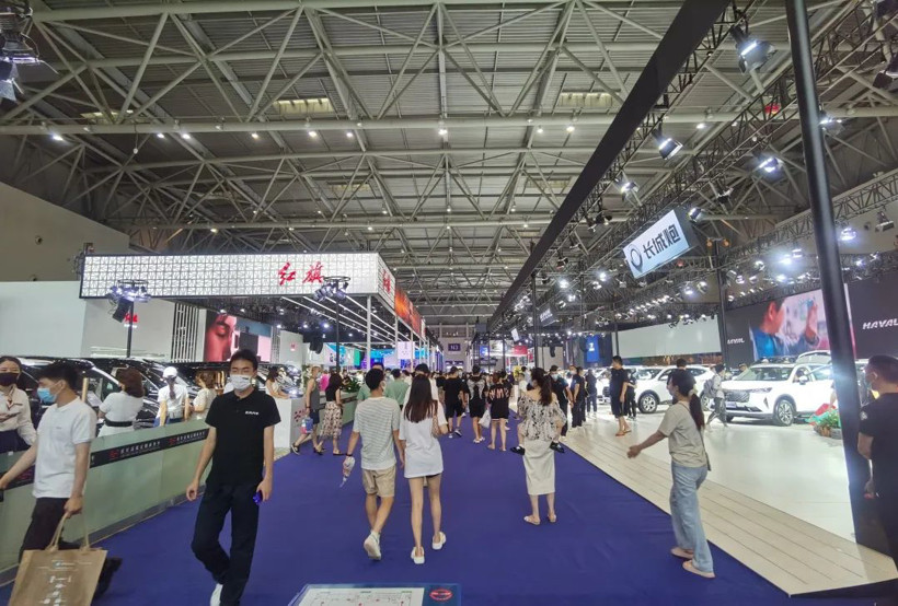 炙熱的重慶，滾燙的電動(dòng)化和清涼的車市