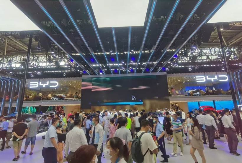 炙熱的重慶，滾燙的電動(dòng)化和清涼的車市