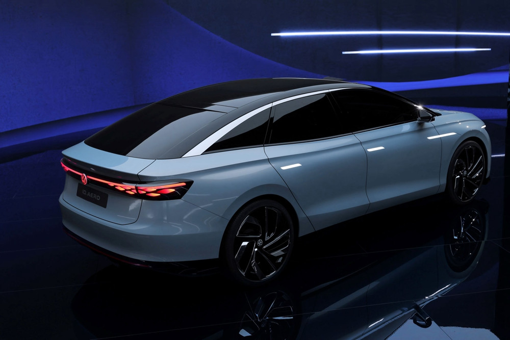 ID. AERO擁有轎跑車式的優雅溜背造型.jpg
