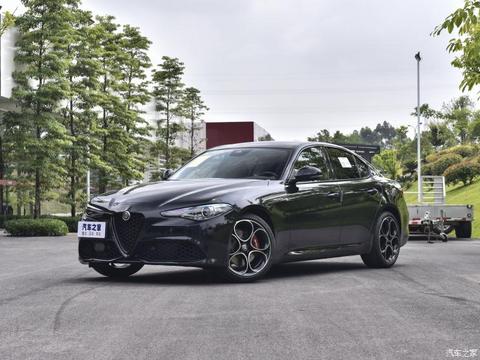阿尔法・罗密欧 Giulia 2022款 2.0T 280HP Veloce 赛道版