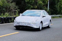 合创全新纯电轿跑谍照 配多种驱动形式