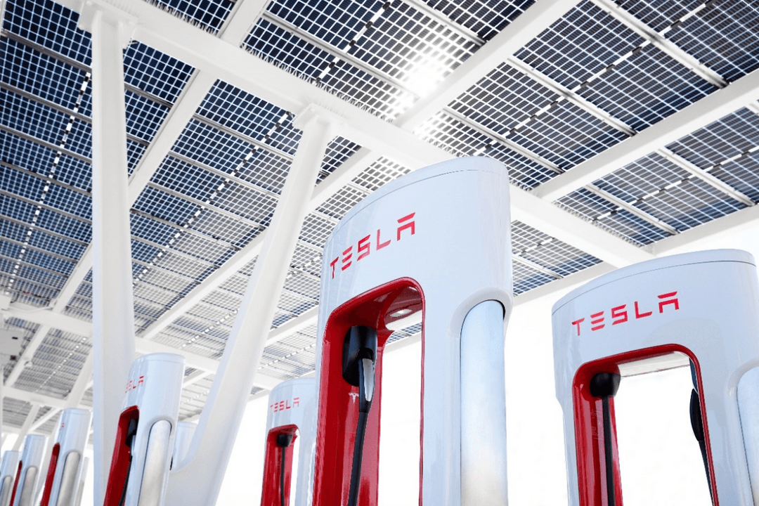 Пекинская станция зарядки Tesla запускает тарифы по времени использования с комиссией всего в 1,4 юаня/кВтч.
