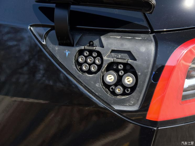 特斯拉中國(guó) Model Y 2022款 后輪驅(qū)動(dòng)版