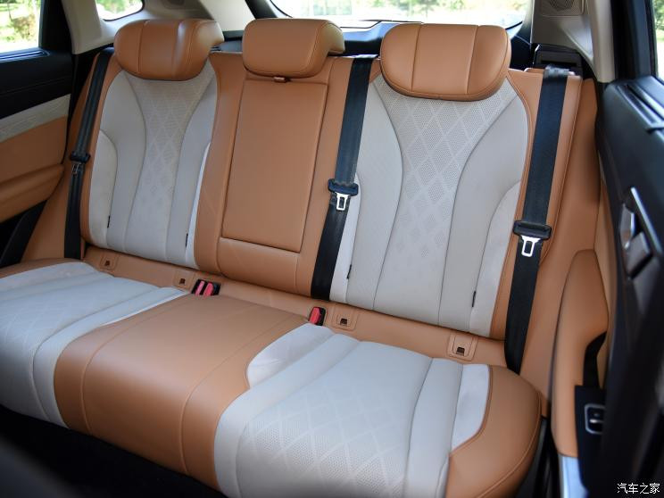 長城汽車 拿鐵DHT-PHEV 2022款 1.5T 兩驅(qū)超大杯