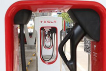 马斯克：没有自动驾驶的燃油车很古老