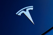 特斯拉新车取消终身免费标准车载娱乐