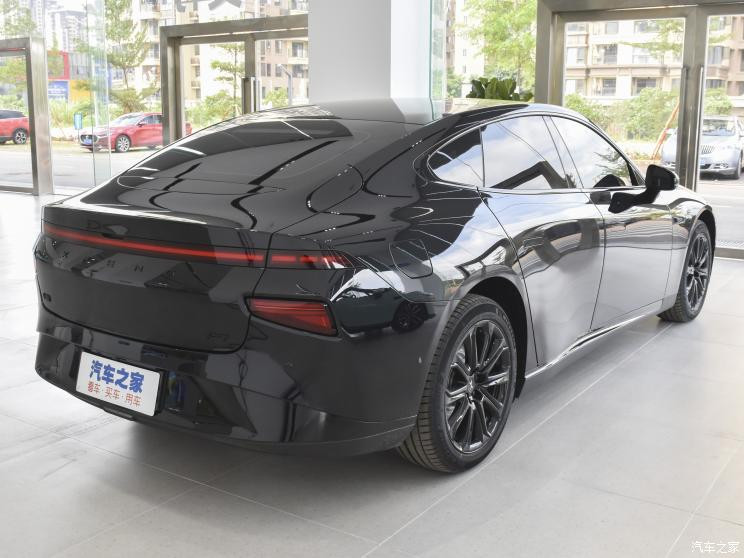 小鵬汽車 小鵬P7 2022款 670E+ Black Label Edition