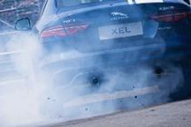 智驾开箱丨换个口味玩“运动” 赛道试驾捷豹XEL/XFL