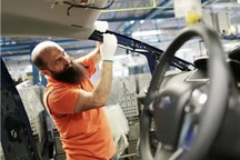 特写：俄乌冲突下的欧洲供应链