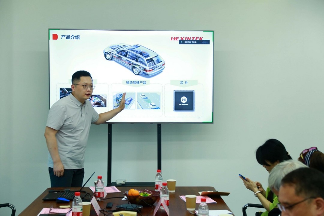 深化校企合作 探索產(chǎn)教融合-記廣西民族大學(xué)相思湖學(xué)院代表團(tuán)到核芯達(dá)參觀交流