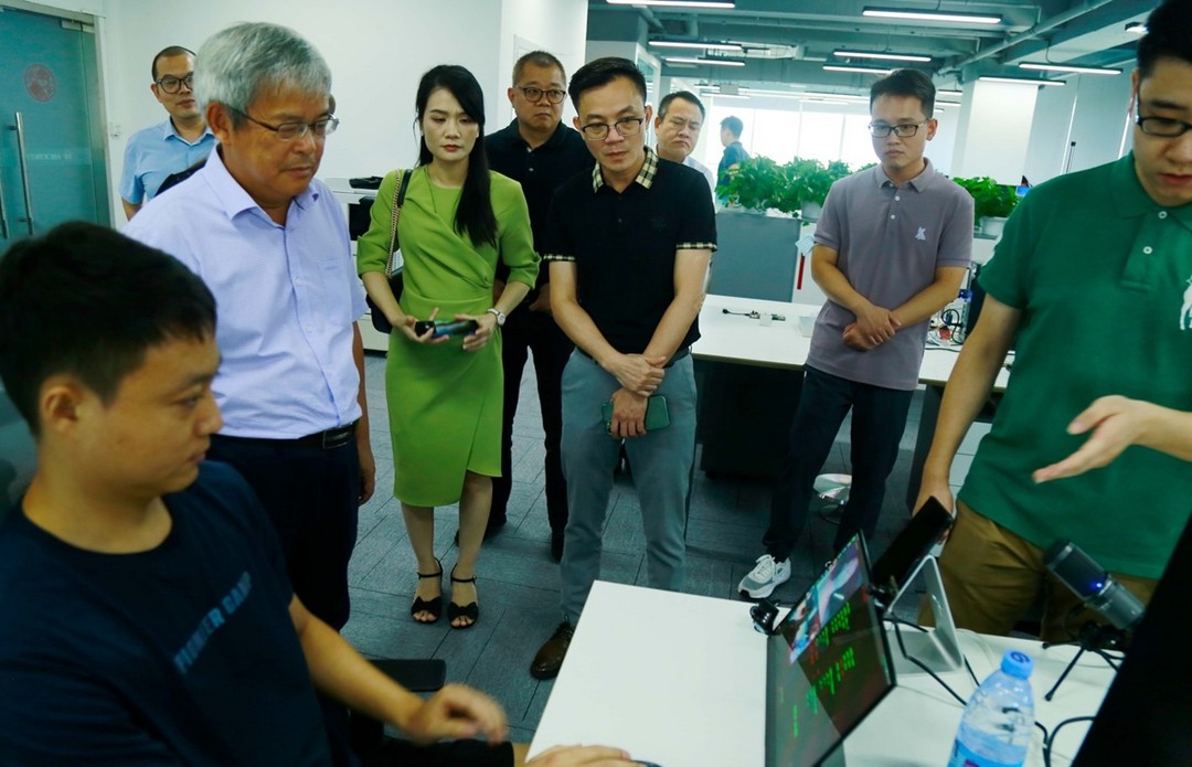 深化校企合作 探索產(chǎn)教融合-記廣西民族大學(xué)相思湖學(xué)院代表團(tuán)到核芯達(dá)參觀交流