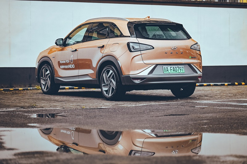 2.現(xiàn)代汽車NEXO中國版隱藏式門把手及隱藏式后雨刷提升整車空氣動力學性能.jpg