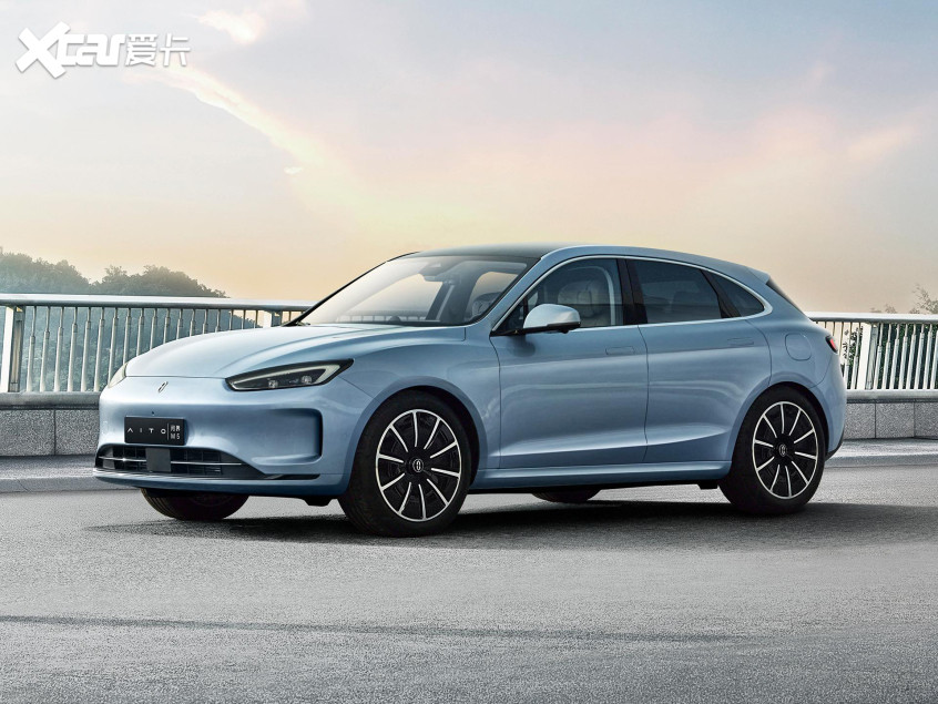 問界M5 EV
