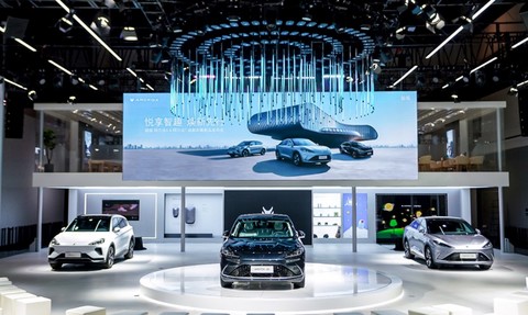 售价21.88万元起 极狐汽车携三款新车型登陆成都国际车展