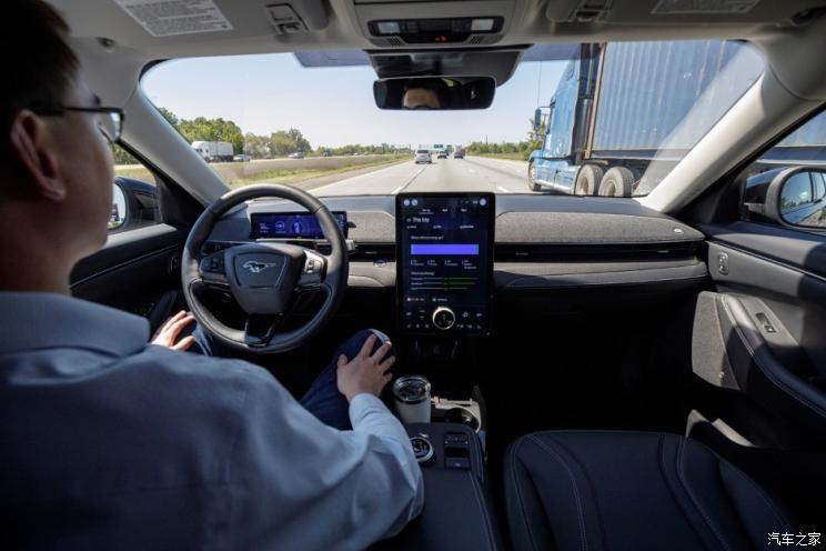 Ford запускает интеллектуальную систему вождения BlueCruise нового поколения