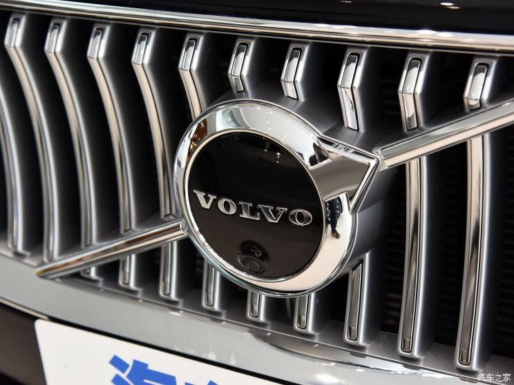 Превратившись в компанию, производящую исключительно электромобили, Volvo регистрирует торговую марку электромобилей