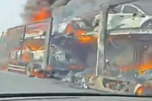 突发！运输板车起火引燃数辆蔚来汽车