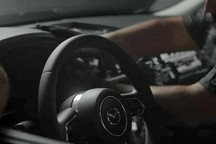 内嵌式中控设计 马自达CX-90内饰预告图