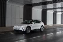 历时3年 投资10亿 2024款飞凡R7首发飞凡湾域动态系统