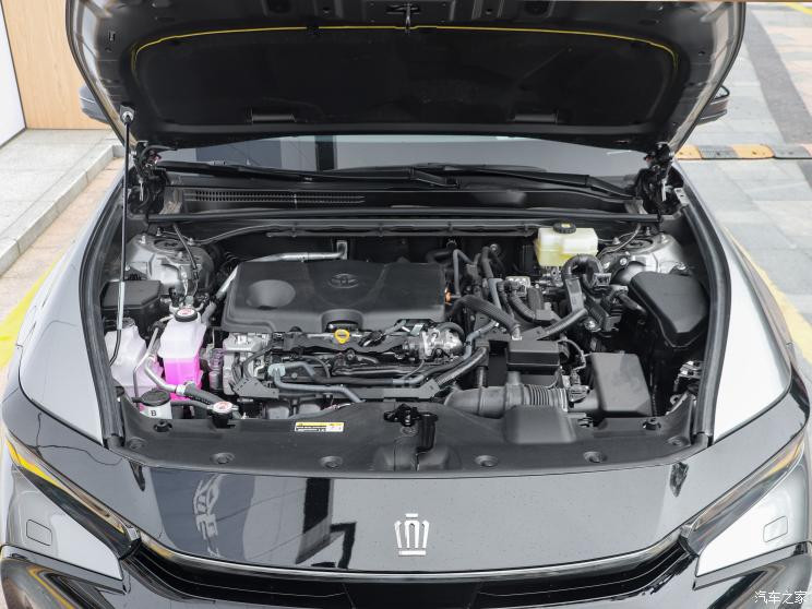 豐田(進(jìn)口) 皇冠(進(jìn)口) 2023款 2.5L SportCross HEV兩驅(qū)尊貴版