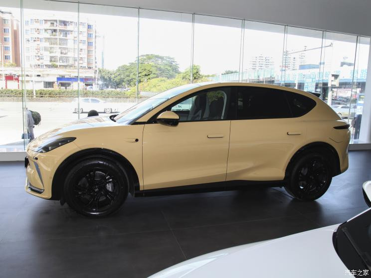 智己汽車(chē) 智己LS7 2023款 100kWh 后驅(qū)版