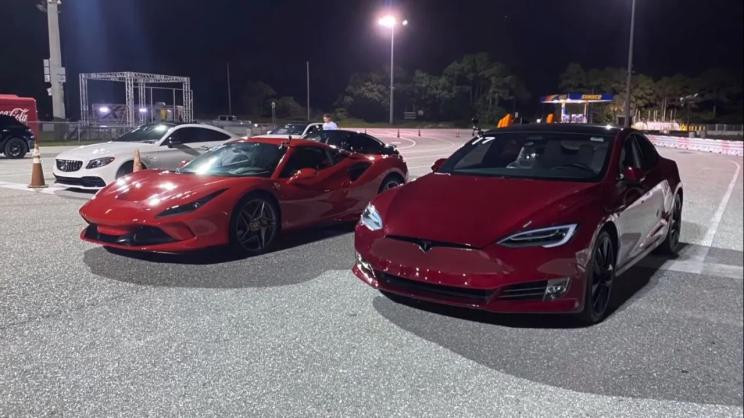 Генеральный директор Ferrari: Tesla быстрая, она изменила отрасль